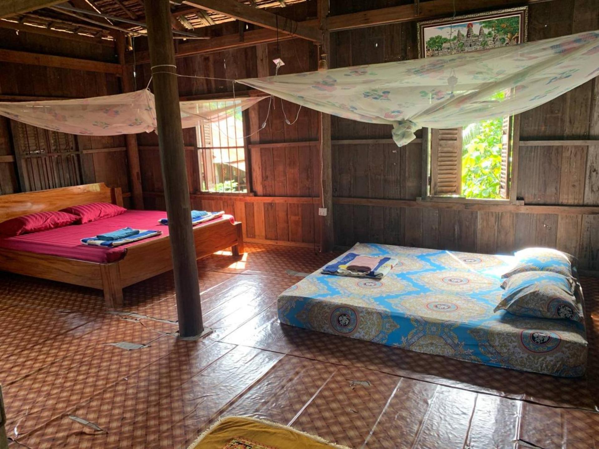 Family Batcave Homestay Battambang Extérieur photo