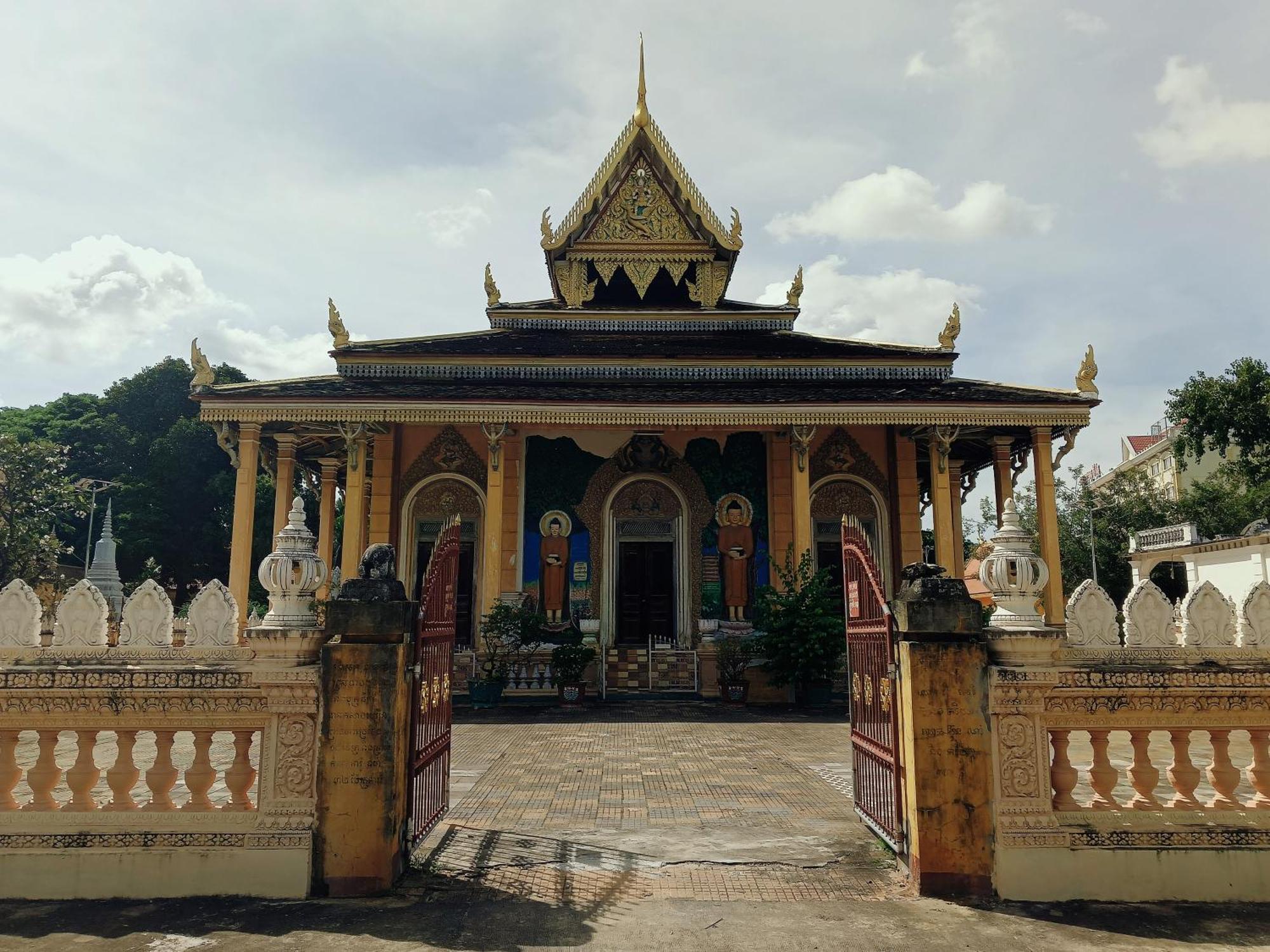 Family Batcave Homestay Battambang Extérieur photo