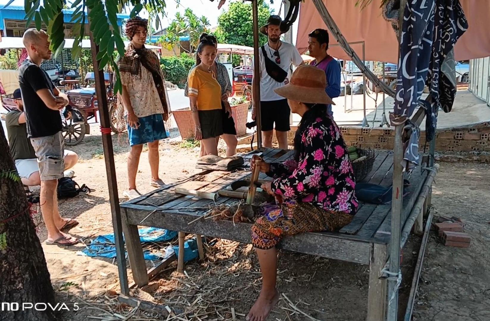 Family Batcave Homestay Battambang Extérieur photo