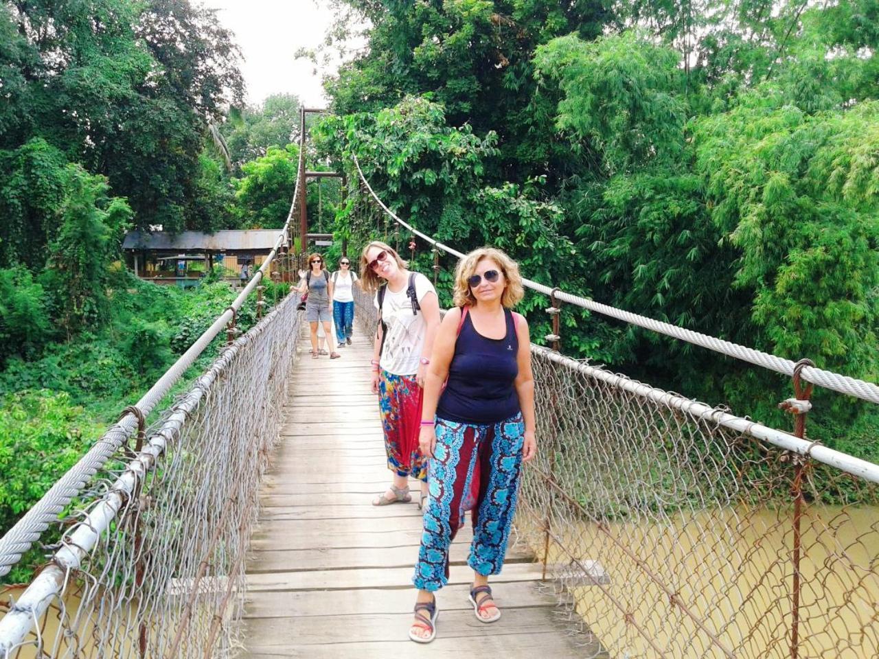 Family Batcave Homestay Battambang Extérieur photo