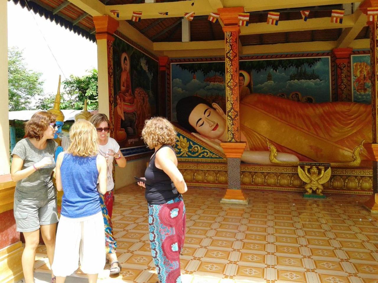 Family Batcave Homestay Battambang Extérieur photo
