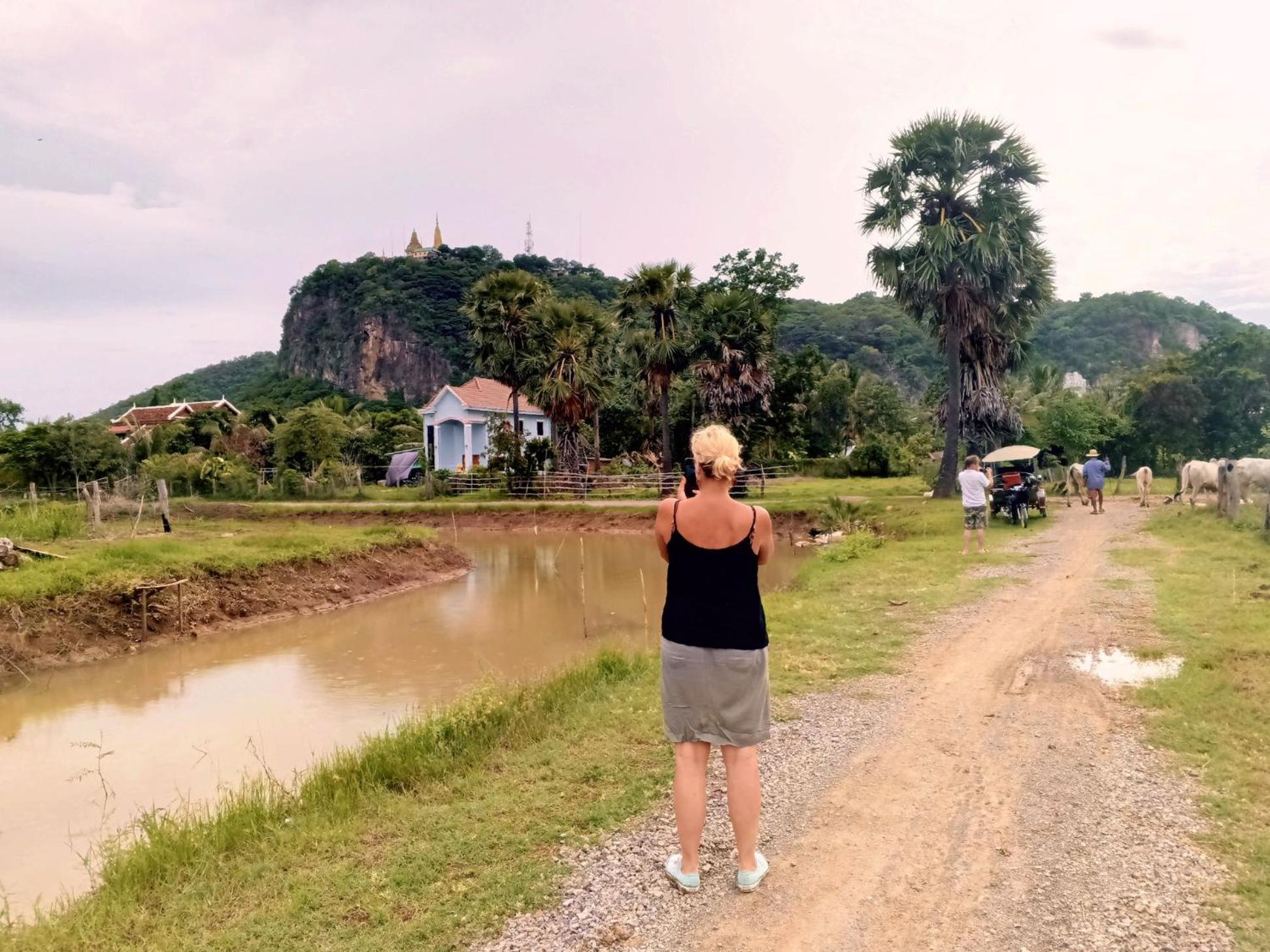 Family Batcave Homestay Battambang Extérieur photo